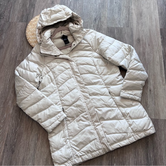 The north face white puffer coat - Picture 1 of 12